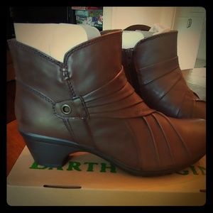 Size 9 brown booties